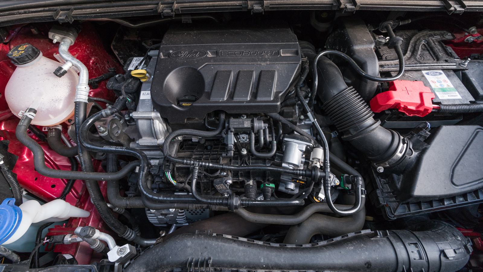 Ο ήπια υβριδικός κινητήρας των 155 ίππων συνεργάζεται εξαιρετικά με το 7ταχυτητο αυτόματο κιβώτιο, προσφέροντας ικανοποιητικές επιδόσεις στο Puma και 